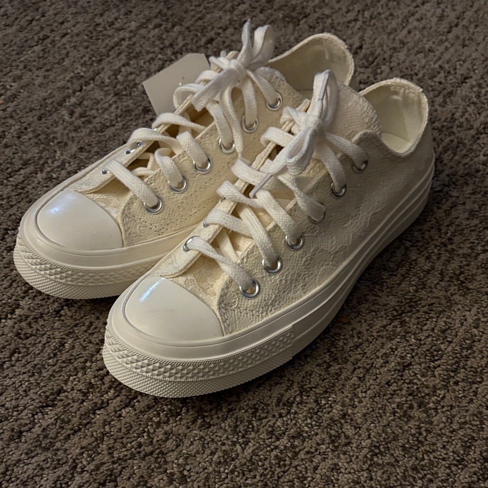 Women's Cream Lace Converse